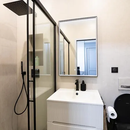 Neuf Et Luxueux Climatise A 17 아파트