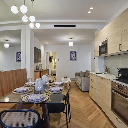 Sublime Air-conditioned Center Of Apartment