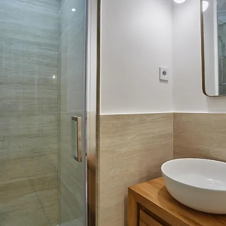 Sublime Air-conditioned Center Of Apartment *