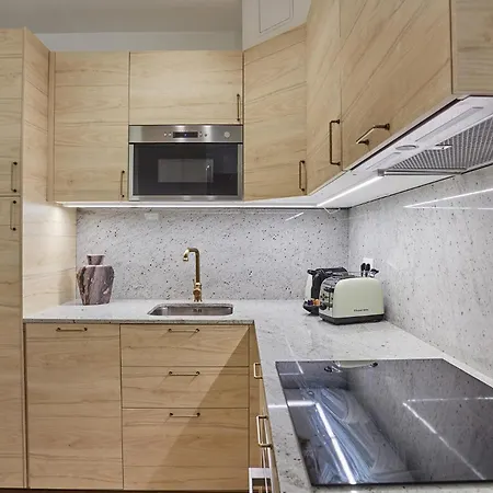 Sublime Air-conditioned Center Of Apartment
