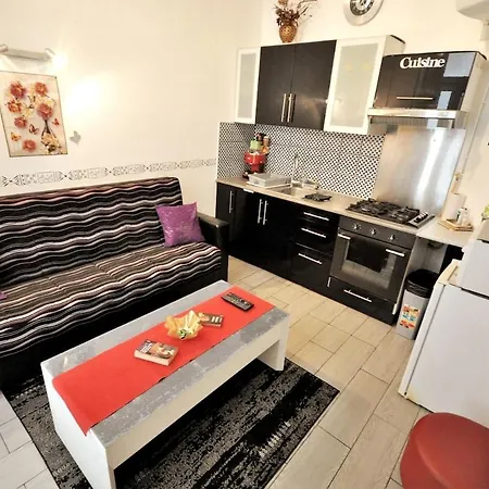 Apartment Warm And Comfortable In Montmartre Paris