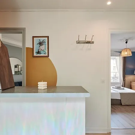 Appartamento Ney - 2 Bedrooms 1 Living Parigi