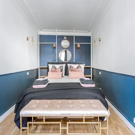 V3 Vibrant Luxurious Steps From Trocadero Apartamento París