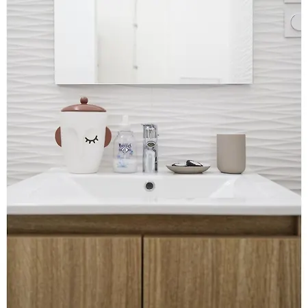 Apartment Joli En Plein Coeur De ! *