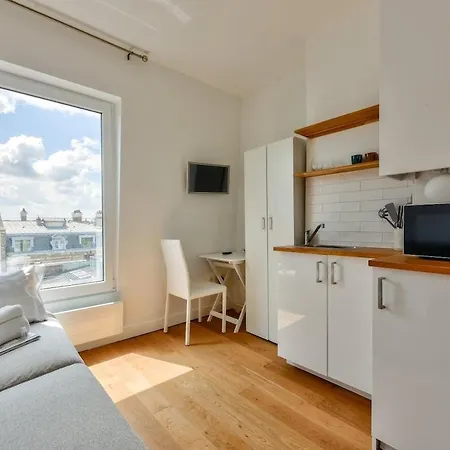 Apartament With A Panoramic View Of The Eiffel Tower