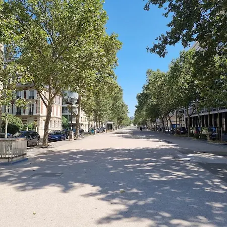Apartment Eiffel Tower - Quiet, Charming - 2 Prs Paris