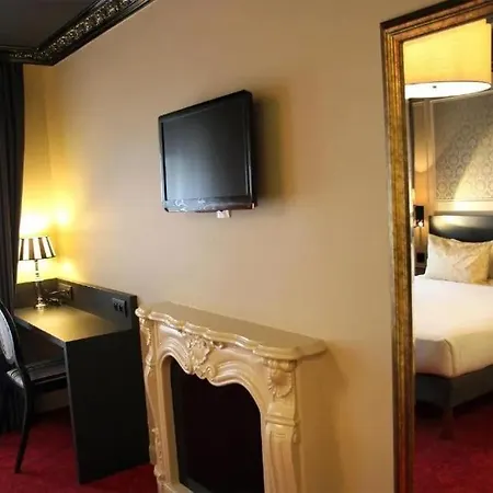 Hotel Le Montmartre Saint Pierre Paris