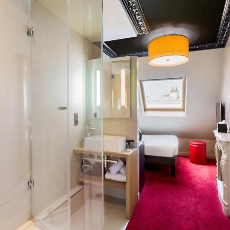 Hotel Le Montmartre Saint Pierre 3*
