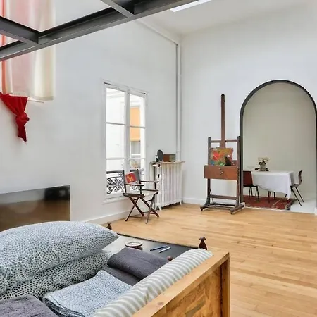 On Rue Pierre Fontaine Апартаменты Париж