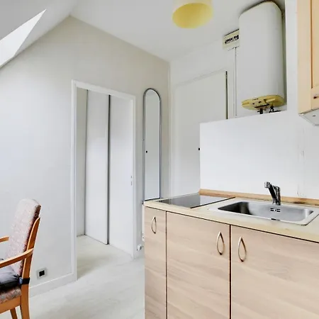 Apartment Marignan Paris