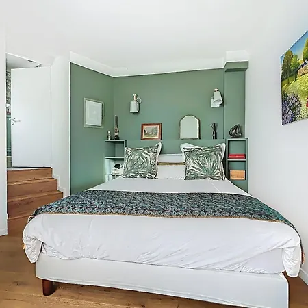 Superb With Large Terrace Appartement