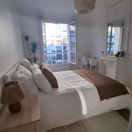 Magnifique 2 Pieces Renove A Neuf, 15, Idealement Situe Апартаменты Париж