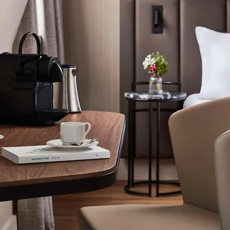Hotel Nh Gare De L'est 4*