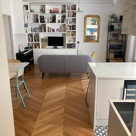 Bright In The Heart Of Le Marais *