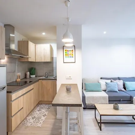 4 Guests Aux Invalides Apartment *
