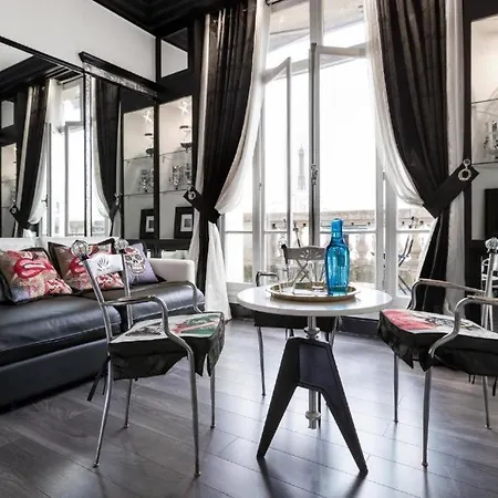 Balcony-champs Elysees Paris