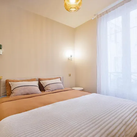 Apartment Lumineux Marais 2