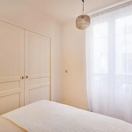 Lumineux Marais 2 Apartment *