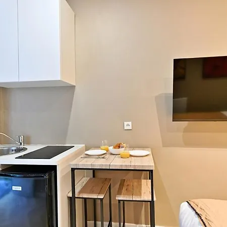 Situe Dans Le 11eme Arrondissement Apartment *