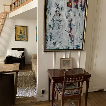 Eiffel Tower - Quiet, Charming - 2 Prs Apartment