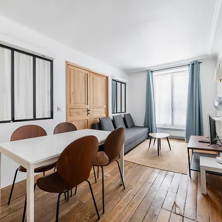 2 Pieces Confortable Metro Duroc - 6 -4p Paris