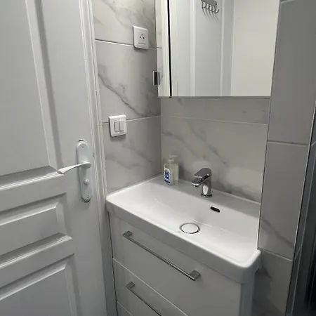 Apartment Au Coeur De Marais Dans Centre De