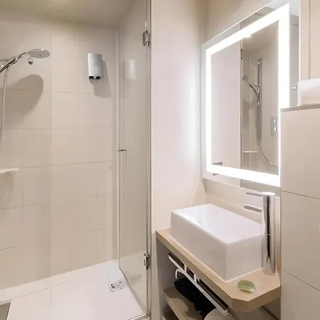 Hotel Le Montmartre Saint Pierre