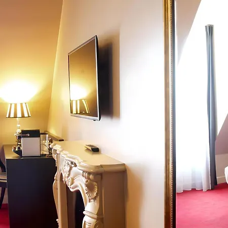 Hotel Le Montmartre Saint Pierre Paris