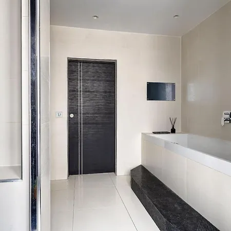 Elegant 3br Champs-elysees & Arc De Triomphe Апартаменты Париж