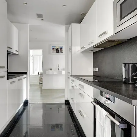 Elegant 3br Champs-elysees & Arc De Triomphe Апартаменты