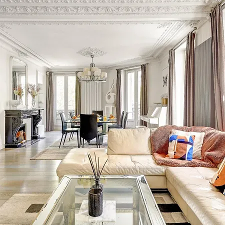 Апартаменты Elegant 3br Champs-elysees & Arc De Triomphe Париж