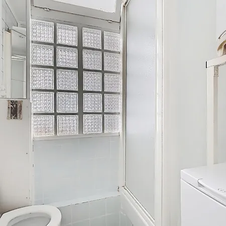 Apartment Charming 2-room Near Montmartre *