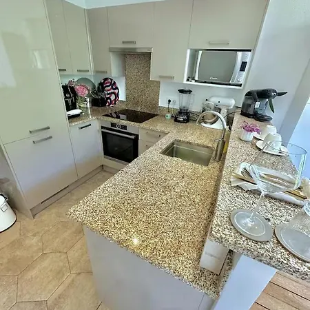 Luxury With A View Of The Eiffel Tower *