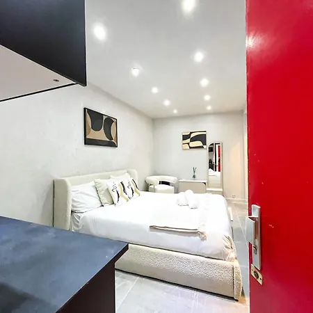 11 - Champs-elysees Appartement *