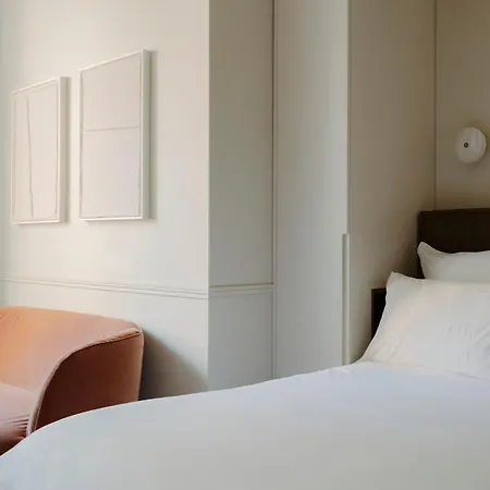 Maison Du Moulin * باريس