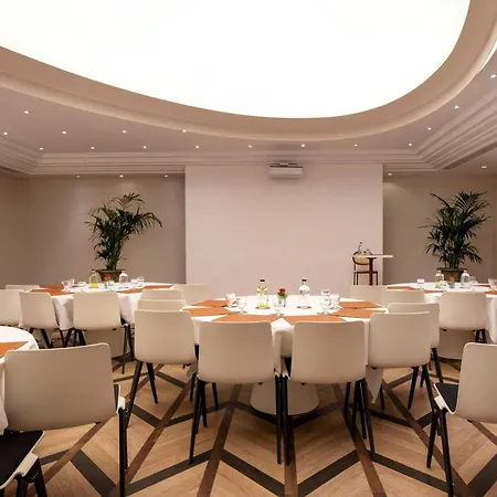 Hotel Renaissance Nobel Tour Eiffel 4*