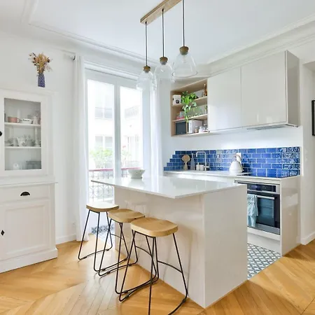 Bright In The Heart Of Le Marais Paris