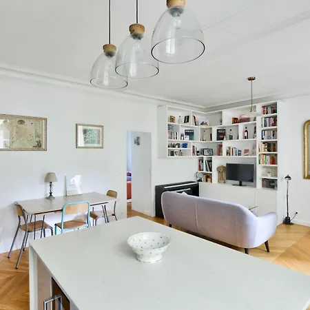 Bright In The Heart Of Le Marais *