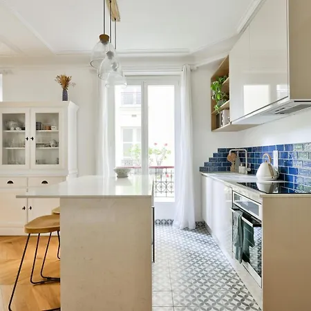 Bright In The Heart Of Le Marais *