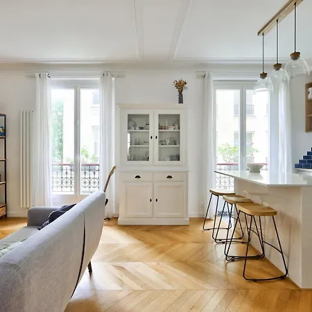 Bright In The Heart Of Le Marais Paris