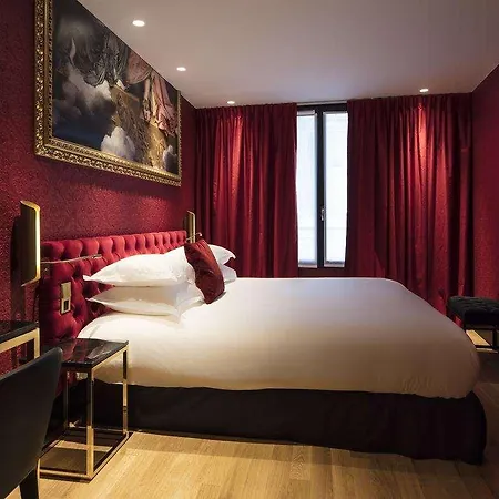 Eiffel Petit Louvre Otel