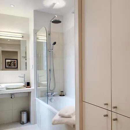 Apartment Sevigne Elegant Paris