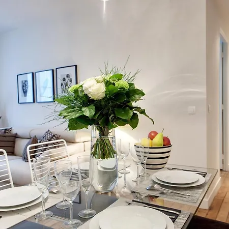 Sevigne Elegant Apartment *