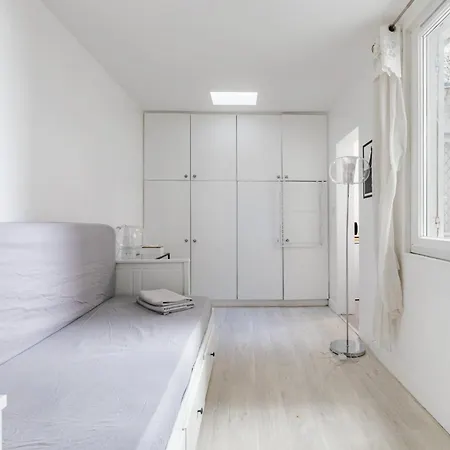 Charming Flat In Alesia Apartment