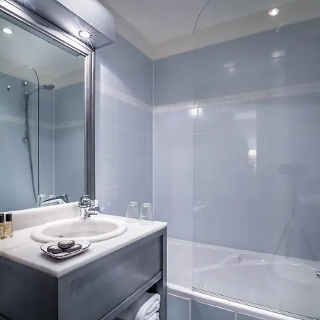 מלון Champerret Heliopolis 3*