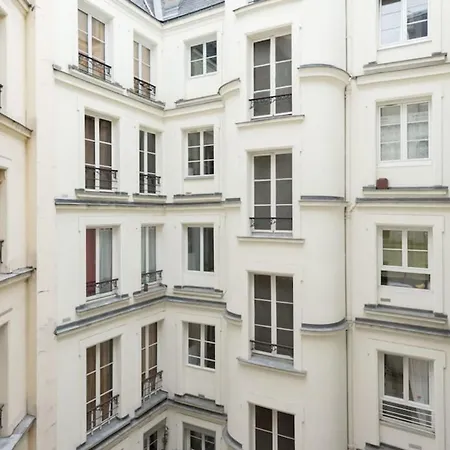 Apartment Bright Of 41m2 In The 10th -paris Paris