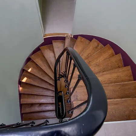 Montmartre Hotel