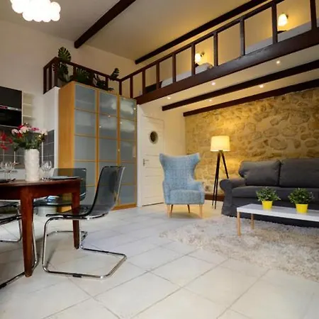 Short Group Temple Serviced Appartement
