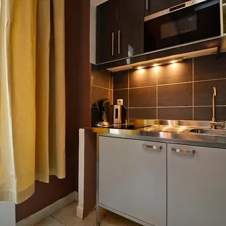 Short Group Temple Serviced Appartement Paris