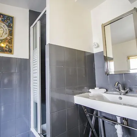 Moulin Rouge Appartement Paris